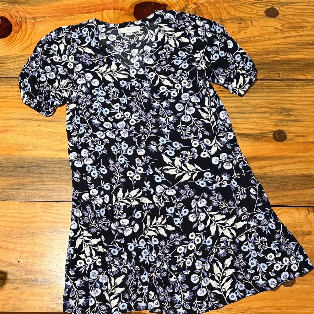 LOFT Black Floral Short-Sleeve Women’s Dress V-Neck, Small
